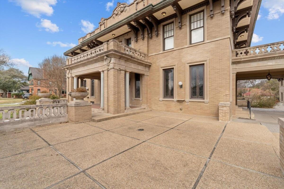 Historic Migel House In Downtown Waco Exterior foto